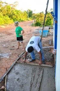 Joaquim sets the new concrete entrance