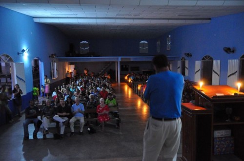 Even a power outage didn't stop John from playing his harmonica at Central church in Monte Alegre Even a power outage didn't stop John from playing his harmonica at Central church in Monte Alegre